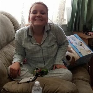 Meet your Posher, Danielle